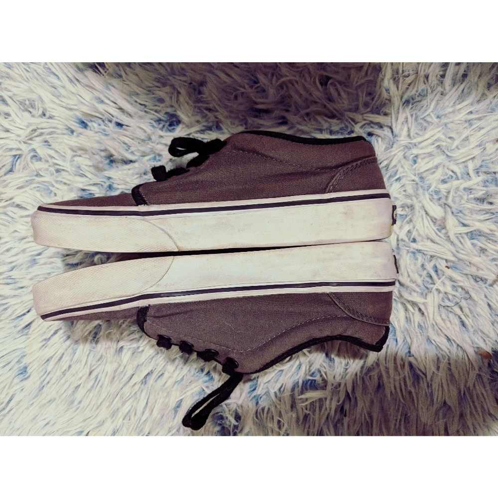 Vans - Picture 3 of 5